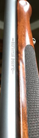 ****SOLD****WINCHESTER MODEL 70 CLASSIC STAINLESS .243 - LEUPOLD VXIII 2.5-8 - 11 of 20