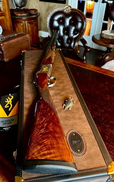 BROWNING SUPERLIGHT GRADE VI 12GA - 26” - 99% - ca. 1998 - NEW BROWNING CASE - FIREY FEATHERCROTCH WALNUT - SPECTACULAR! - Image 13 of 25