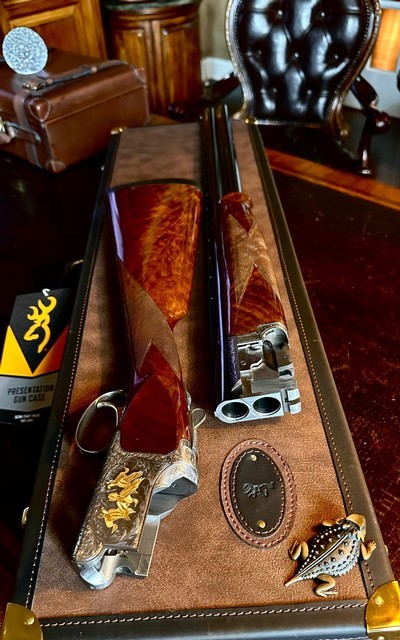 BROWNING SUPERLIGHT GRADE VI 12GA - 26” - 99% - ca. 1998 - NEW BROWNING CASE - FIREY FEATHERCROTCH WALNUT - SPECTACULAR! - Image 11 of 25
