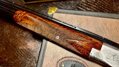 BROWNING BELGIUM SUPERPOSED PIGEON 28GA - 28” - RKLT - INCREDIBLE BLACK FEATHERCROTCH WALNUT - MIDDLE AND END IVORY BEADS - Image 15 of 16