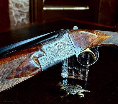 BROWNING BELGIUM SUPERPOSED PIGEON 28GA - 28” - RKLT - INCREDIBLE BLACK FEATHERCROTCH WALNUT - MIDDLE AND END IVORY BEADS - Image 9 of 16