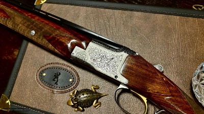 BROWNING BELGIUM SUPERPOSED PIGEON 28GA - 28” - RKLT - INCREDIBLE BLACK FEATHERCROTCH WALNUT - MIDDLE AND END IVORY BEADS - Image 7 of 16