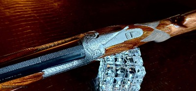 BROWNING BELGIUM SUPERPOSED PIGEON 28GA - 28” - RKLT - INCREDIBLE BLACK FEATHERCROTCH WALNUT - MIDDLE AND END IVORY BEADS - Image 11 of 16