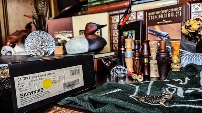 BROWNING GRADE VI 12GA LIGHTNING 26” LIKE NEW IN BOX - OUTSTANDING VALUE - APPEARS UNFIRED - Image 6 of 13