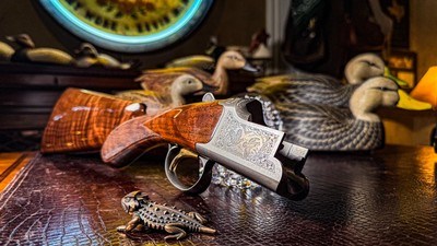 BROWNING GRADE III 28GA CITORI LIGHTNING 26” INVECTOR ca. 1998 - 99% - REMARKABLE FIDDLEBACK BLACK WALNUT - NEW BROWNING CASE - Image 3 of 17