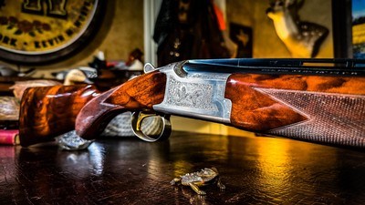 BROWNING GRADE III 410GA 26” CITORI LIGHTNING - RKLT - IC / M FIXED CHOKES ca. 1989 - MAGNIFICENT EXHIBITION BLACK WALNUT - Image 16 of 18