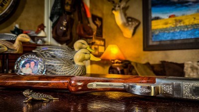 BROWNING GRADE III 410GA 26” CITORI LIGHTNING - RKLT - IC / M FIXED CHOKES ca. 1989 - MAGNIFICENT EXHIBITION BLACK WALNUT - Image 9 of 18