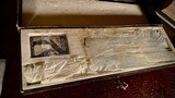 BROWNING GRADE V 28GA CITORI SKEET - AS NEW IN BOX - HAND ENGRAVED - ca. 1979 - FLAWLESS COLLECTOR GRADE GORGEOUS SHOTGUNCONDITION: AS NEW - Image 9 of 19