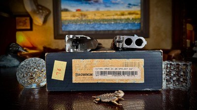 BROWNING SUPERLIGHT GRADE VI 28GA NEW IN THE BOX UNFIRED IC / M FIXED CHOKES BLACK FEATHERCROTCH WALNUT ca. 1991 - Image 2 of 14
