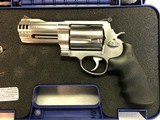 S&W 500 , 500SW 4 - 2 of 13