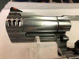 S&W 500 , 500SW 4 - 4 of 13