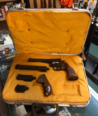 Dan Wesson Pistol Pack 15-2
38spl/357 Magnum 4 Barrels