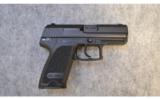 Heckler & Koch USP Compact ~ .40 S&W - 1 of 2