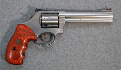 Smith & Wesson ~ 686-6 ~ .357 Magnum