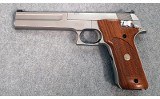 Smith & Wesson ~ 2206 ~ .22 LR - 2 of 2