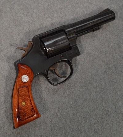 Smith & Wesson ~ Model 10 - 8 ~ .38 S & W Special