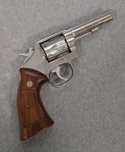 Smith & Wesson ~ Model 64 - 3 ~ .38 S & W Special