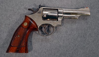 Smith & Wesson ~ 19-3 ~ .357 Magnum
