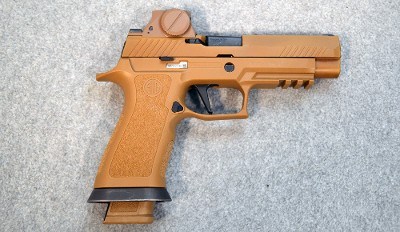 Sig Sauer ~ M17 ~ 9 MM Luger - Image 1 of 2