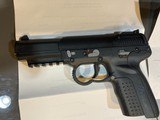 Fn 5.7 x 28 IOM, with round trigger and the official letter and box, 2 clips, shoot very few rounds - 2 of 15