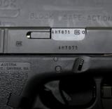 Glock Model 22 .40 Cal. Auto Pistol w/ Laser Sights & Orig Box - 3 of 5