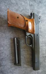 Smith & Wesson model 41 target pistol - 4 of 6