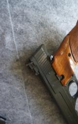 Smith & Wesson model 41 target pistol - 6 of 6