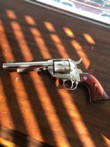 Like New Ruger Vaquero Bright Stainless 5.5” .45LC - 12 of 15