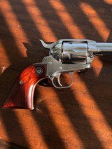 Like New Ruger Vaquero Bright Stainless 5.5” .45LC - 7 of 15