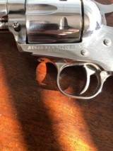 Like New Ruger Vaquero Bright Stainless 5.5” .45LC - 8 of 15