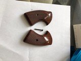 Original Walnut Checkered Grips short frame Colt Detective Special - Cobra Agent - .38 Spl - 1 of 11