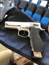 Smith & Wesson Model 5906 9mm - 4 of 8