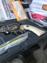 Ruger Bisley Vaquero 5-1/2 Stainless Steel SA w/orig. box, owners manual, cylinder rod & Leather Holster - 12 of 14
