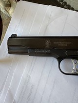 S&W1911 - 4.75” 1911 - Like New - Gunsmith inspected and with Edgar-Kress stamped 1944 leather shoulder rig - original and not repro - 2 mags. - Image 2 of 15