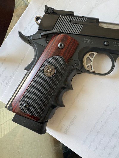 S&W1911 - 4.75” 1911 - Like New - Gunsmith inspected and with Edgar-Kress stamped 1944 leather shoulder rig - original and not repro - 2 mags. - Image 5 of 15