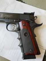 S&W1911 - 4.75” 1911 - Like New - Gunsmith inspected and with Edgar-Kress stamped 1944 leather shoulder rig - original and not repro - 2 mags. - Image 3 of 15