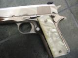 Colt 1911 Series 70,nickel 45,Pearlite grips,in a Pacific Theatre pricey wood & glass case with 7 nickel bullets,not gun for that case-but similar !! - 6 of 8