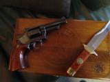 Smith & Wesson 19-3 Texas Rangers,Comm. set with matching Bowie knife in fitted wood case,4