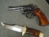 Smith & Wesson 19-3 Texas Rangers 150th commemorative with matching Bowie knife,4" 357 magnum,in fitted wood case,never fired -1973 - 11 of 12