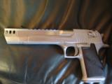 Magnum Research Desert Eagle 50AE,factory comp/muzzle brake,satin stainless finish,6"+ brake,case,manual,& 2 mags,awesome hand cannon !! - 4 of 13
