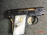 Colt 1908,25auto,Vest pocket,fully engraved by Flannery,reblued with 24K accents,made 1915,pearlite grips,a work of art,1 of a kind !! - 4 of 15