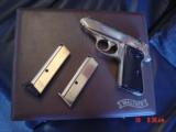 Walther PPKS Ltd Collector's Series,24K plated,factory engraved,2 gold mags,#95 of 500 in leather case & certificate,380 auto,awesome rare pistol
- 3 of 15