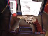 Smith & Wesson 629-6 4",44 mag,fully engraved & polished by Flannery engraving,Rosewood grips, a masterpiece hand cannon !! - 10 of 15