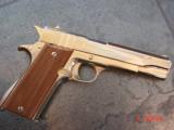 Colt Argentine Army 45,made around 1950,24k plated,lanyard loop,wood grips,nice fitted case,a real showpiece - 5 of 15