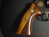 Smith & Wesson 586 no dash,Cleveland Police Dept.Comm.,24K engraved,wood grips,glass & wood pres.case,1986,#460 of 500-awesome - 5 of 15
