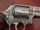 Smith & Wesson 686 no dash,1980,4" 357,custom grips & hammer,fully master engraved,round butt,1 of a kind showpiece !! - 4 of 15