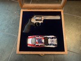 Smith & Wesson 686 6,engraved,NASCAR Edition,very rare,357 Mag,gold car & #30 inlays,model car,wood case,box, & manual etc.
