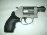 Smith & Wesson M637 - 2 of 5