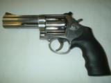 Smith & Wesson M686 - 3 of 6