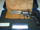 Smith & Wesson M686 - 1 of 6